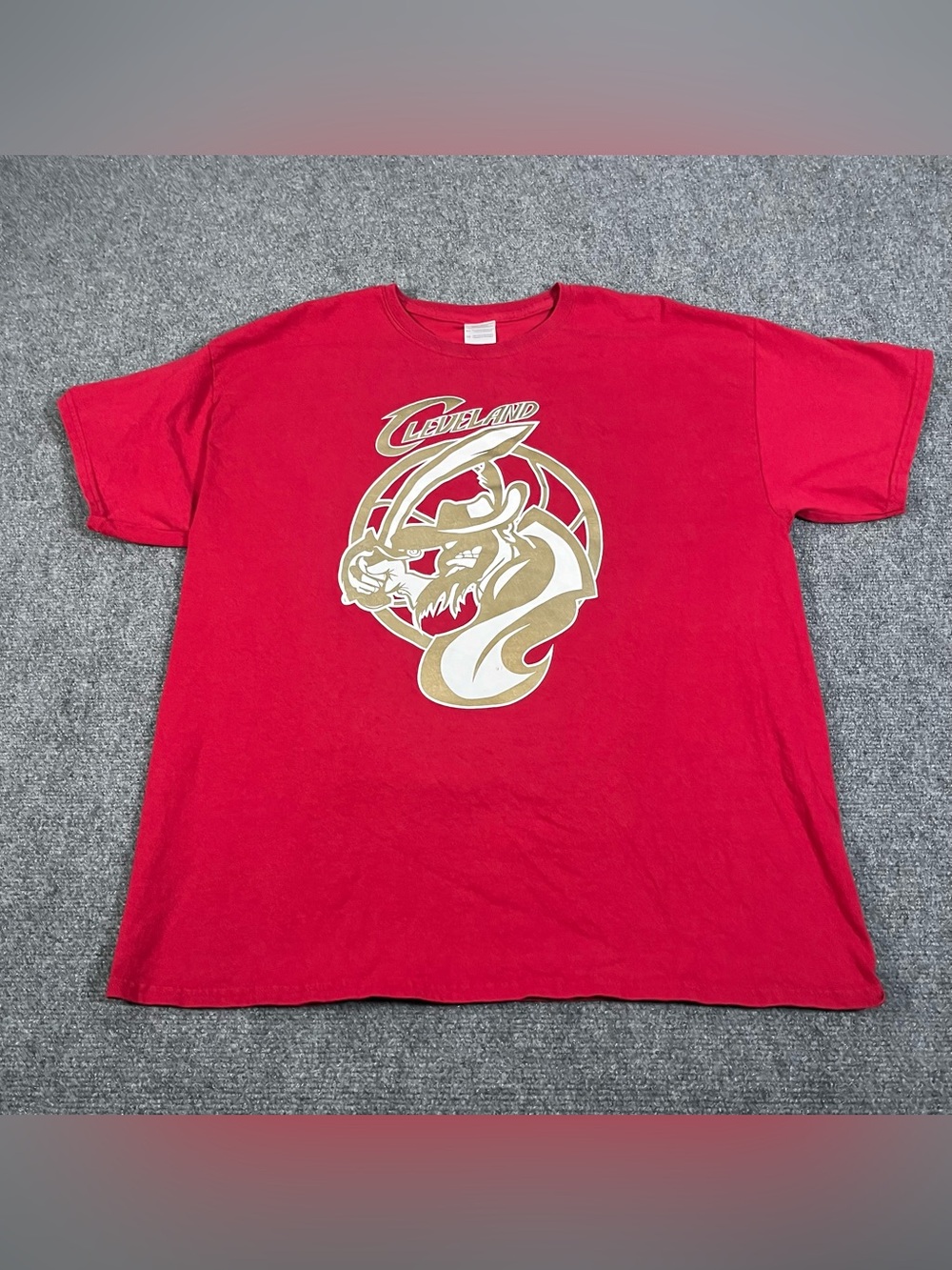 vintage cleveland cavaliers shirt Men’s Xl Red Y2K NBA Basketball Big Logo